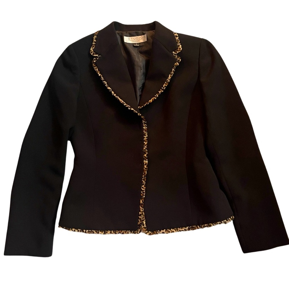 TAHARI women’s Black blazer Suit jacket with leopard print details